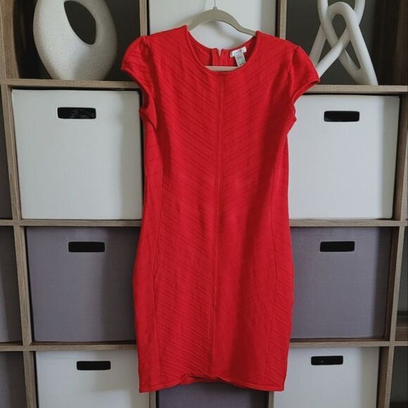 ♥️CACHE Elegant Fire Red Chevron Dress Size L - Picture 2 of 16